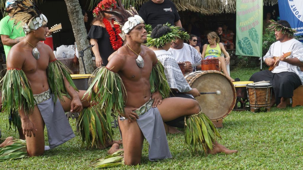 male tahitian dancers